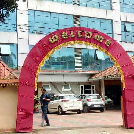 Hotel Sree Gokulam Sabari Chavakkad Exterior foto