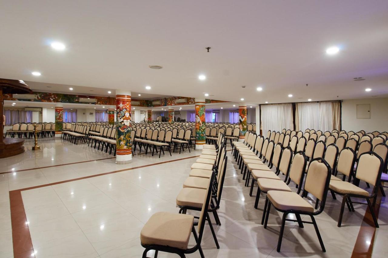 Hotel Sree Gokulam Sabari Chavakkad Exterior foto
